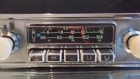Chromelondon.com BLAUPUNKT FRANKFURT IVORY AND CHROME VINTAGE FM CAR RADIO WITH MP3