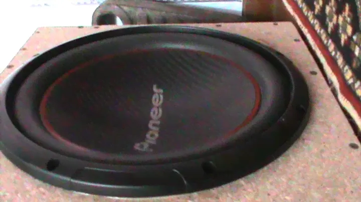 Blaupunkt GTA 270 vs Pioneer TS-W304R